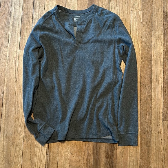 Arc’teryx Men’s Sirius LS Henley - Picture 1 of 4